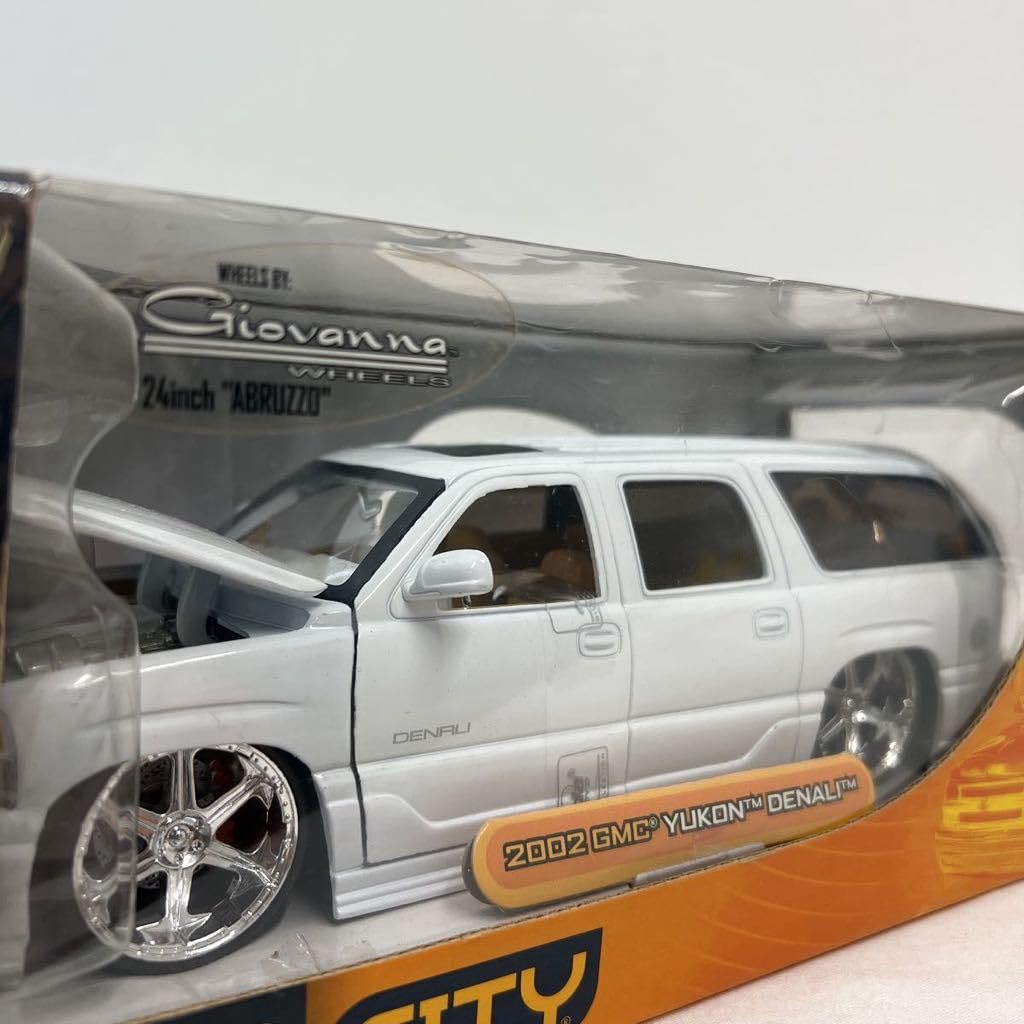 Amazon.co.jp: Jada toys 1/24 DUB CITY 2002 GMC YUKON DENALI White
